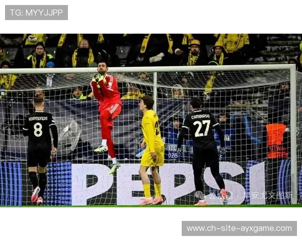 尤文直传飞速插上，基耶萨强行抽射